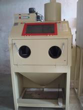 供應四川熱處理模具箱式噴砂機