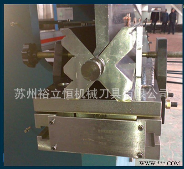 折彎機模具 材質(zhì)42crmo標(biāo)準(zhǔn)有現(xiàn)貨 全身熱處理 可來圖定制