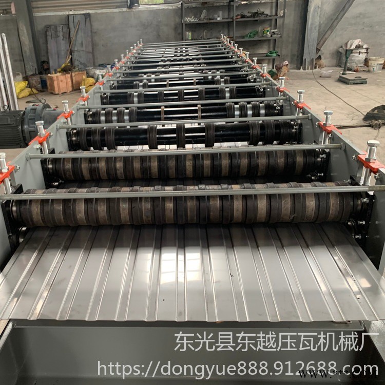 數(shù)控鋁板成型設(shè)備 東越壓瓦機(jī) 地暖管鋁板壓瓦機(jī) 鋁板壓瓦機(jī)設(shè)備